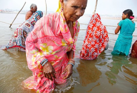 Allahabad, India, 20.01.2010, Hindus gather for the Magh Mela in Allahabad to take a holy dip at