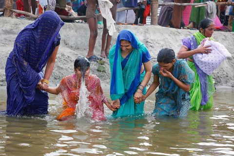 Allahabad, India, 20.01.2010, Hindus gather for the Magh Mela in Allahabad to take a holy dip at