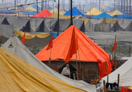 Allahabad, India, 20.01.2010, Hindus gather for the Magh Mela in Allahabad to take a holy dip at