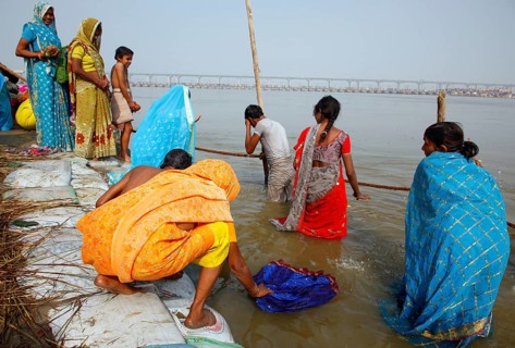 Allahabad, India, 20.01.2010, Hindus gather for the Magh Mela in Allahabad to take a holy dip at