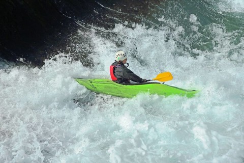 White water kayaking on the Sorgue, kayaking, white water, Fontaine-de-Vaucluse, Vaucluse, Luberon,