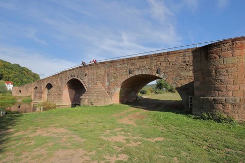 Bridge of Unity, historic stone arch bridge over the Werra, Vacha, Thuringia, Germany, Europe