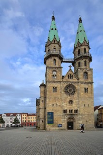 Gothic town church with twin towers, market square, Meiningen, Thuringia, Germany, Europe