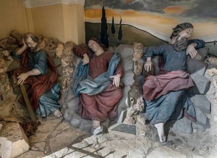 Sleeping apostles, detail of the Mount of Olives scene at the parish church Mariae Heimsuchung 15th