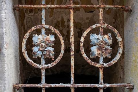 Rusted Biedermeier grille from 1823, at a former inn, Herrenstr. 35, Mainbernheim, Lower Franconia,