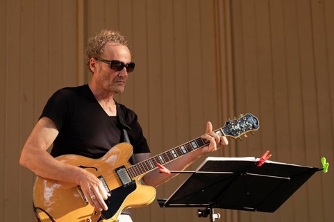 Guitarist Niels Ruthardt of the jazz band LoT Late on Tuesday, sunglasses, Stuttgart,