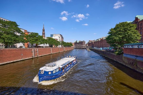 Harbour tour with the Maritime Circle Line in the customs canal in Hamburg's Speicherstadt, Free