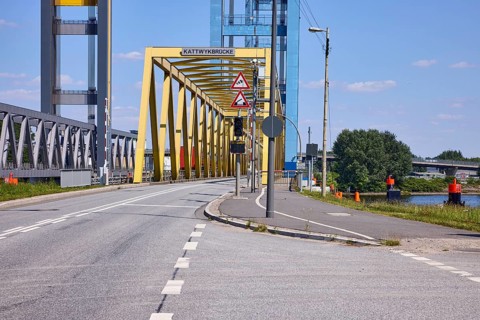 Kattwykbrücke, a lift bridge in the district of Moorburg, Free and Hanseatic City of Hamburg,