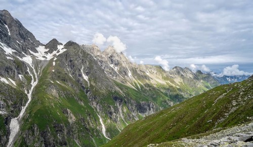 Mountain peak in the morning, Floitengrund valley, Greizer Hütte, Berliner Höhenweg, Zillertal