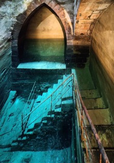 According to the inscription, the historic mikvah was built in 1260, the shaft is 25 metres deep