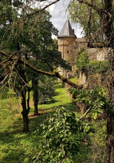 Friedberg Castle, southern castle fortifications with the deep moat, the so-called Hirschgraben,