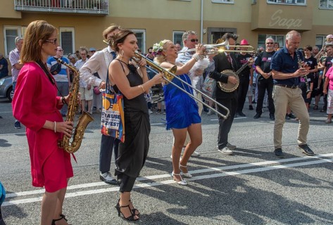 Jazz musicians, The Carling family, play on the street in Ystad in the opening of the Ystad Jazz