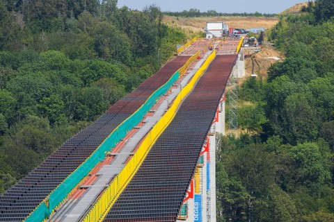 The new bridge on the Pirna southern bypass will be 916 metres long, 70 metres high and require 7,