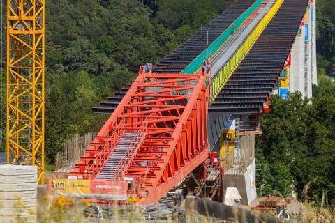 The new bridge on the Pirna southern bypass will be 916 metres long, 70 metres high and require 7,