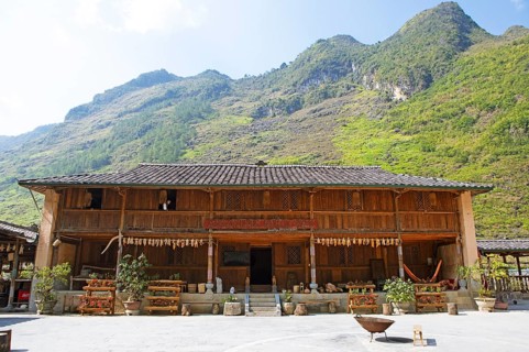 Traditional house, Pa Vi Hmong Cultural Village, Meo Vac, Ha Giang Province, Vietnam, Asia