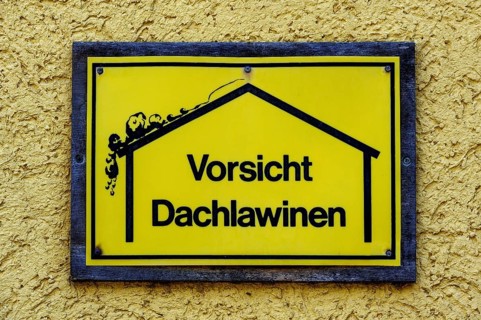 Signpost, Caution, roof avalanches, Bolsternang, Allgäu, Swabia, Baden-Württemberg, Germany, Europe