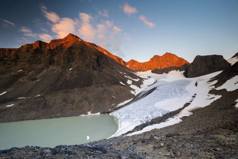 Kaskasavagge valley with Kaskapakte glacier and mountains, Kaskasatjakka mountain, glacial lake