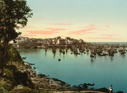 Place and port, Douarnenez in the west of France in the department of Finistère in the region of