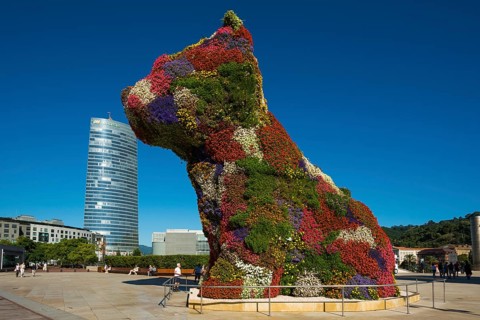 Guggenheim Museum Bilbao, Architect Frank O. Gehry, Sculpture Puppy by Jeff Koons, Bilbao, Basque
