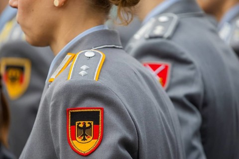 Public roll call of the Army Officers' School on Theatre Square: Bundeswehr honours and bids