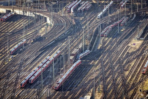 Track system and track apron with points and trains, symbolic photo, Frankfurt am Main main