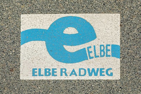 Marking, start or end of the Elbe Cycle Route, Cuxhaven, Lower Saxony, Germany, Europe