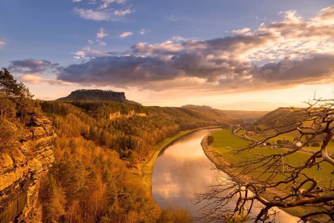 The Leopoldsnase viewpoint is a vantage point near Rathen.View of the Elbe arch between the