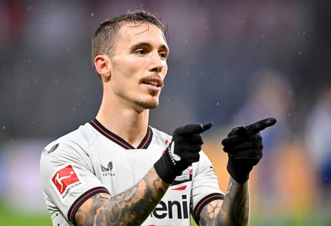 Goal celebration Alejandro Grimaldo Bayer 04 Leverkusen (20) Gesture, gesture, PreZero Arena,