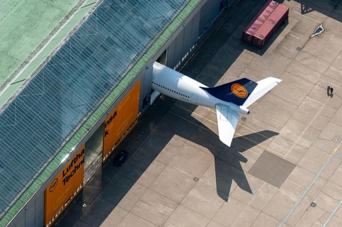Airbus A340, D-AIHF, tail unit, maintenance, technology, Lufthansa Technik, Hamburg, Germany,