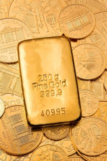 Investing in real gold with gold bars and gold coins