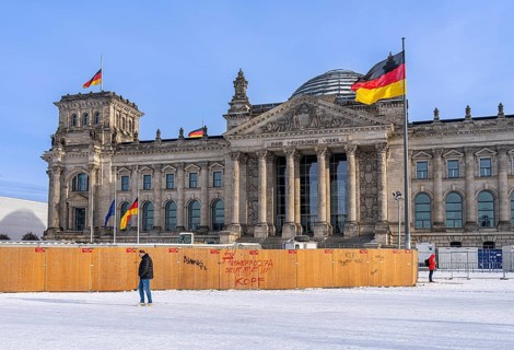 Building site with construction fence, Berlin Reichstag, government district, Berlin, Germany,