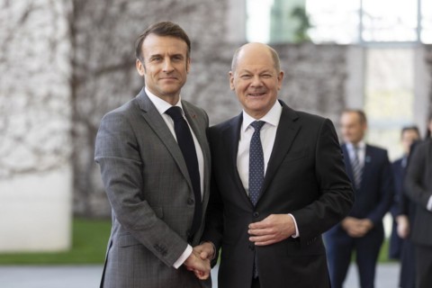 Federal Chancellor Olaf Scholz (SPD) welcomes Emmanuel Macron, President of France, to the Federal