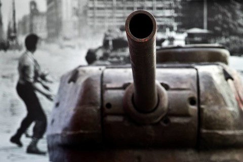 Soviet tank and photo of the uprising of 17 June 1953 in East Berlin, House of History, Bonn, North