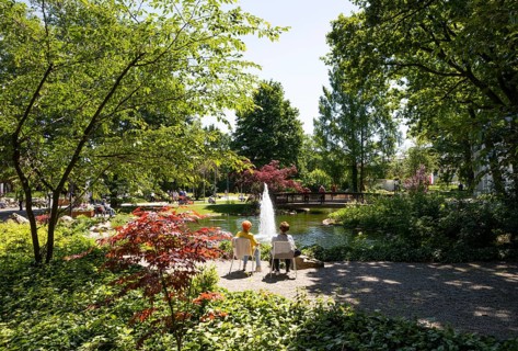 Large pond in the spa gardens, Bad Füssing, Lower Bavaria, Bavaria, Germany, Europe