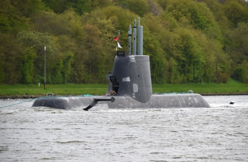 Warship, submarine, submarine TKMS Submarine 01 sailing in the Kiel Canal, Kiel Canal,