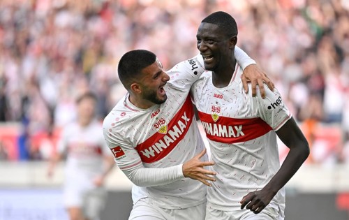 Goal celebration Serhou Guirassy VfB Stuttgart (09) with Deniz Undav VfB Stuttgart (26) MHPArena,