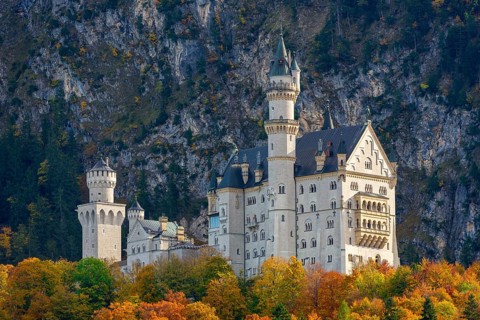 Neuschwanstein Castle in autumn, Schwangau, OstallgÃ¤u, AllgÃ¤u, Swabia, Upper Bavaria, Bavaria,