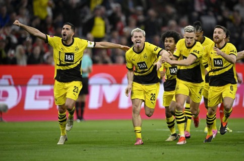 Goal celebration Julian Ryerson Borussia Dortmund BVB (26), Nico Schlotterbeck Borussia Dortmund