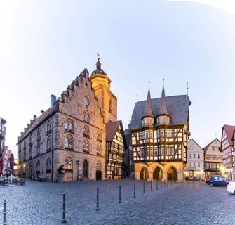 Town view Alsfeld, market place with wine house, town hall, tower of the Walpurgis church and