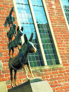 Town Musicians, bronze statue, artist Gerhard Marcks from 1953, Bremen, Germany, Europe