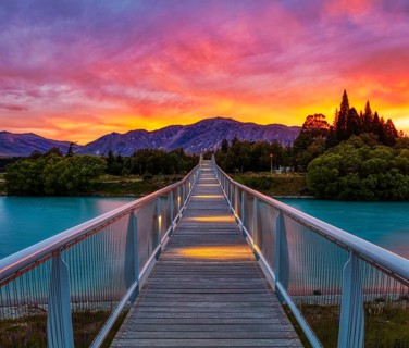 Maclaren FootbridgeSonnenaufgang, Lake Tekapo, Neuseeland