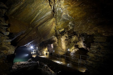 Dragon Cave Syrau