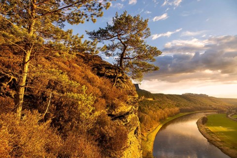 The Leopoldsnase viewpoint is a vantage point near Rathen.View of the Elbe arch between the