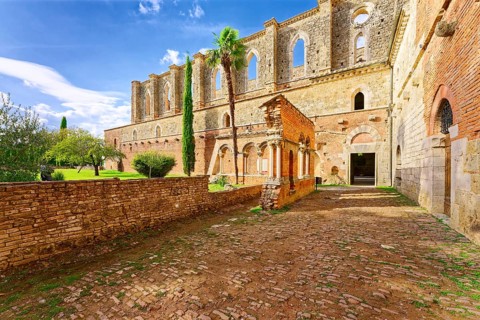 Church ruins of the Cistercian Abbey of San Galgano, Abbazia San Galgano, Gothic, Chiusdino,