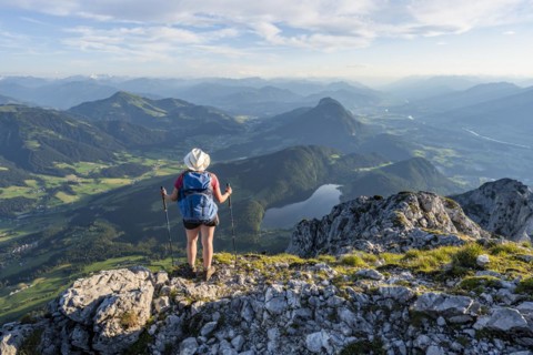 Hintersteiner See, view from Schaffauer, hiker on a ridge in the mountains, Schaffauer, Wilder