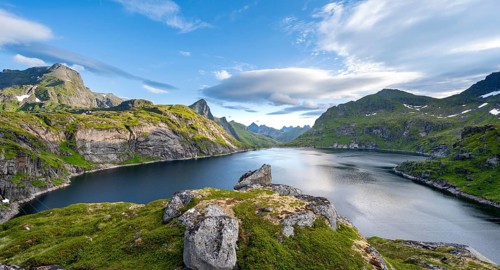 Mountain landscape with lake Tennesvatnet, at sunrise, Moskenesoya, Lofoten, Nordland, Norway,