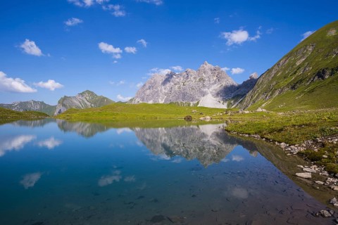 Eissee, Oytal, behind it GroÃŸer Wilder, 2379m, Hochvogel- and Rosszahngruppe, AllgÃ¤u Alps,