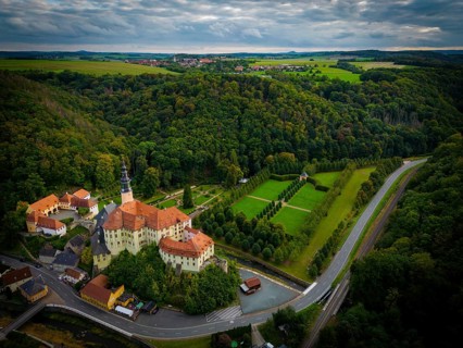 Weesenstein Castle rises on a rocky outcrop of nodular mica schist with quartzite inclusions above