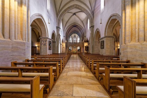 Nave and choir with late Gothic rood screen, St. Stephan's Minster, Breisach am Rhein, Kaiserstuhl,