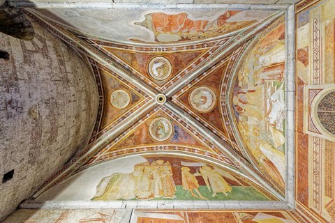 Side chapel with frescoes by Ambrogio Lorenzetti, Oratorio di San Galgano sul Montesiepi,